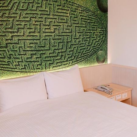 Kiwi-Taichung Station Branch 1 Hotel Bagian luar foto