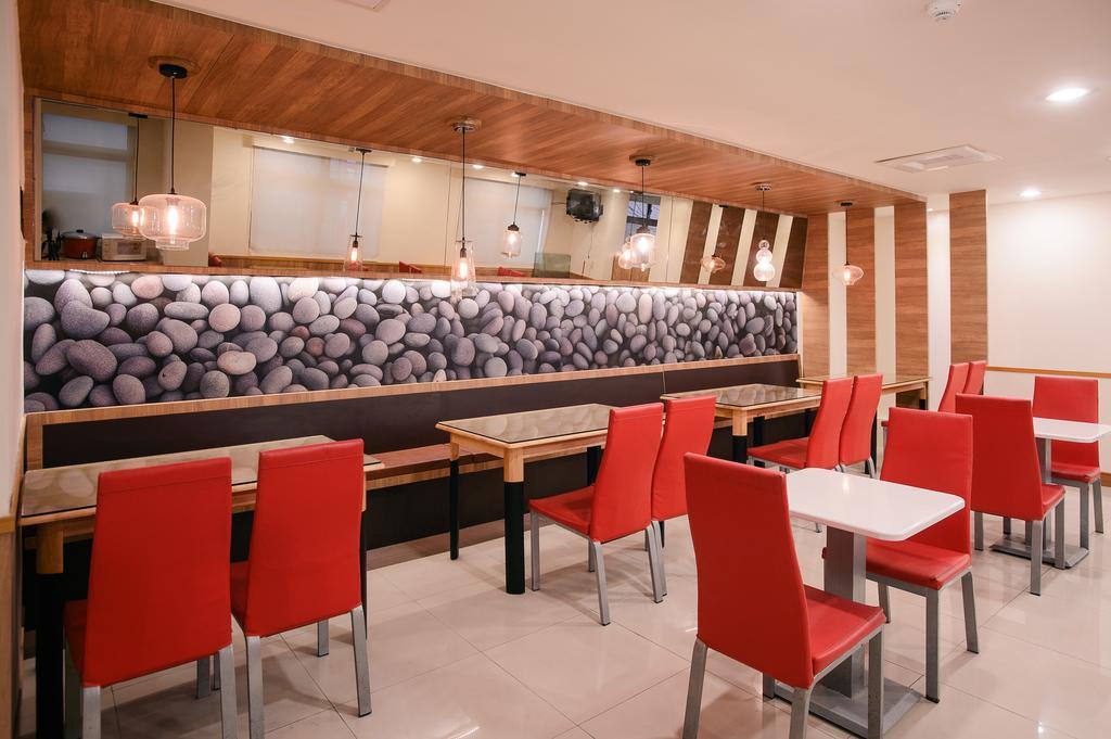 Kiwi-Taichung Station Branch 1 Hotel Bagian luar foto