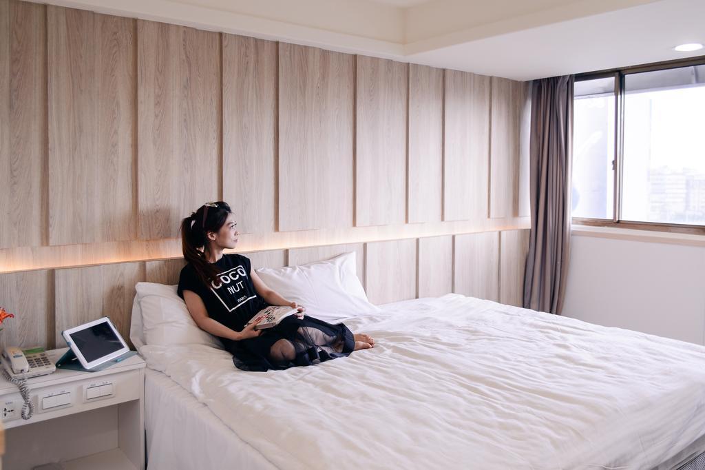Kiwi-Taichung Station Branch 1 Hotel Bagian luar foto