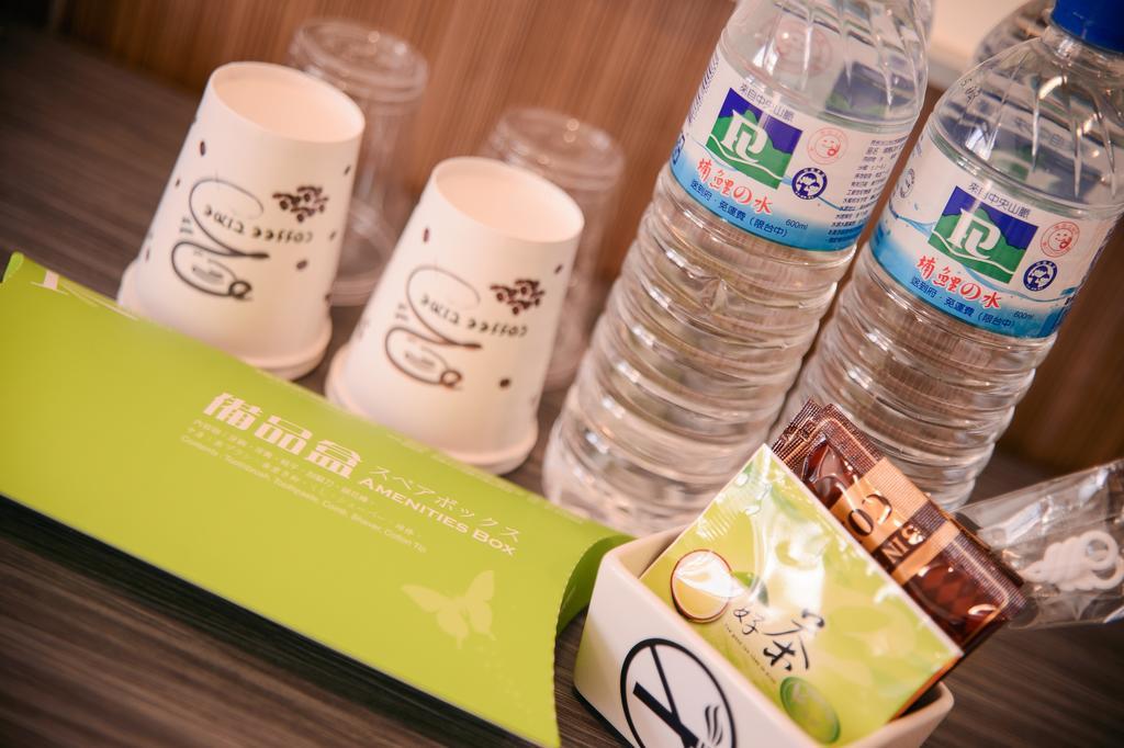 Kiwi-Taichung Station Branch 1 Hotel Bagian luar foto