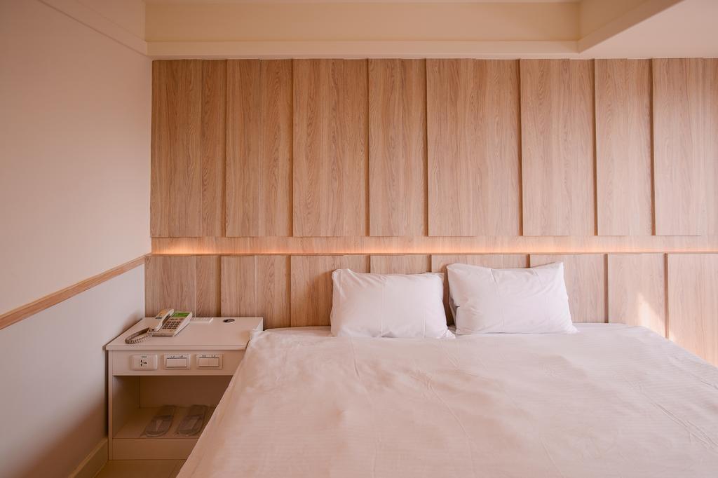 Kiwi-Taichung Station Branch 1 Hotel Bagian luar foto