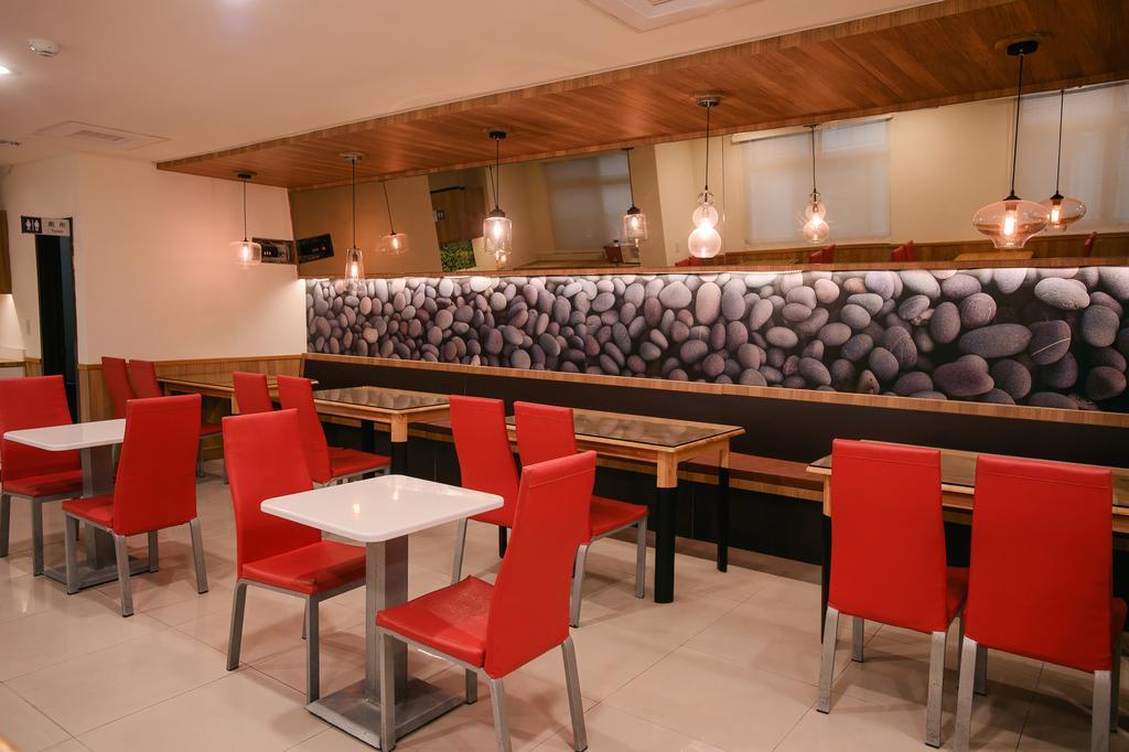 Kiwi-Taichung Station Branch 1 Hotel Bagian luar foto